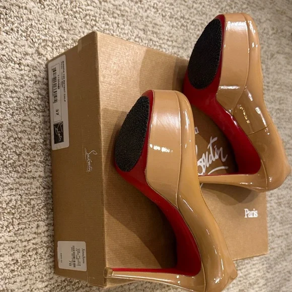 Christian Louboutin Nude Platform Heels - Picture 6 of 6